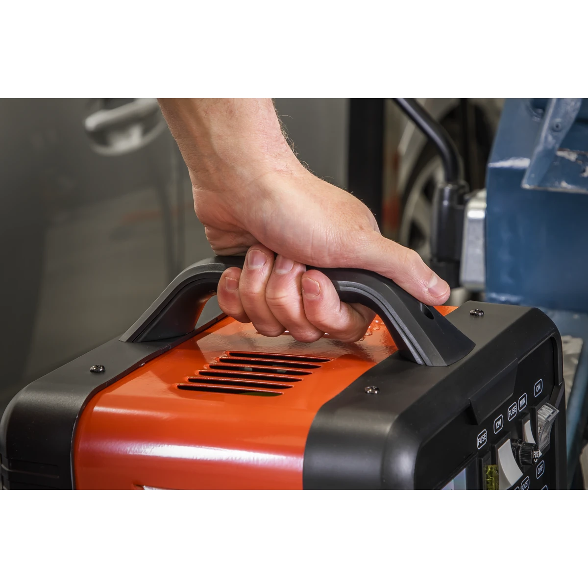 Sealey Bench Charger 12/24v 14A