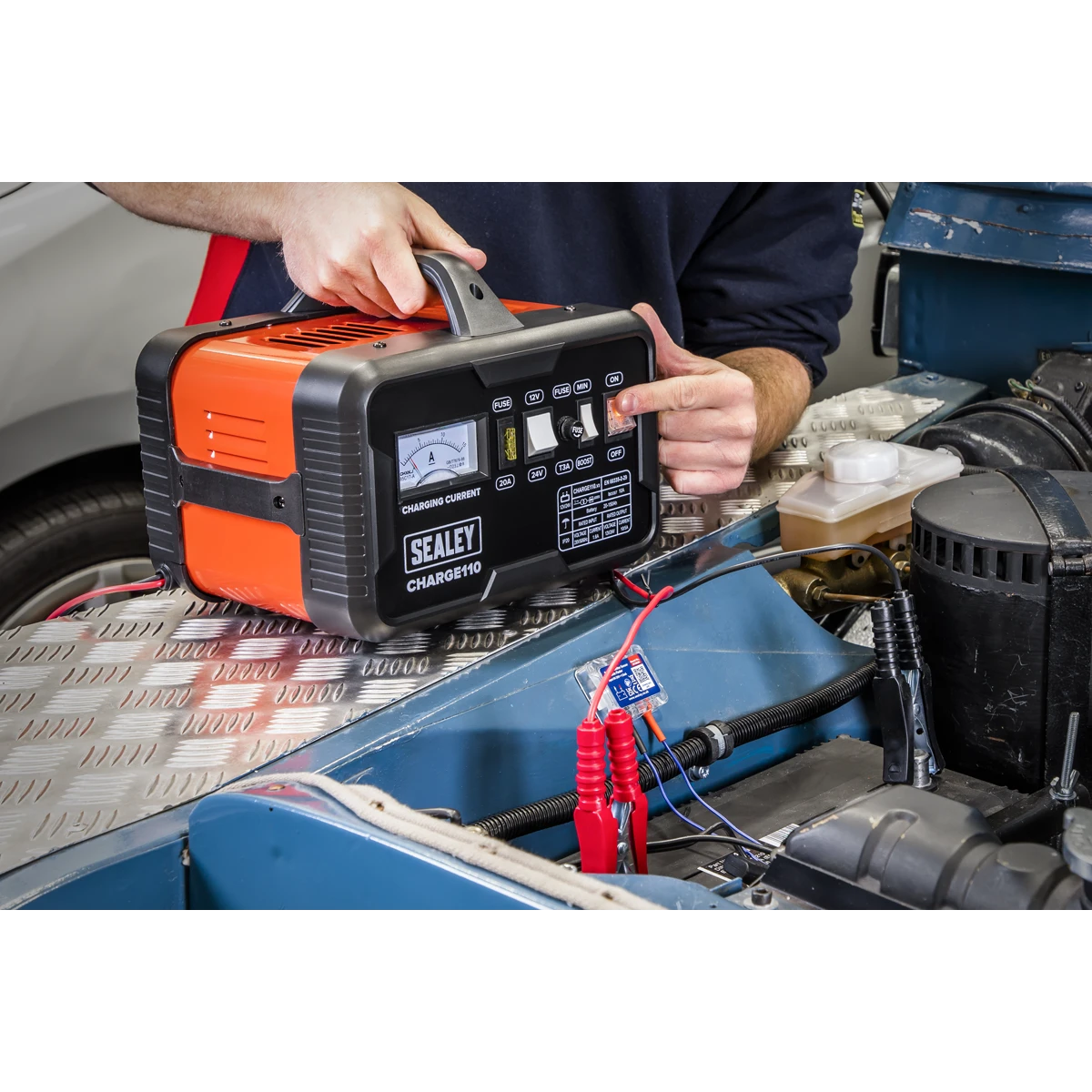 Sealey Bench Charger 12/24v 14A